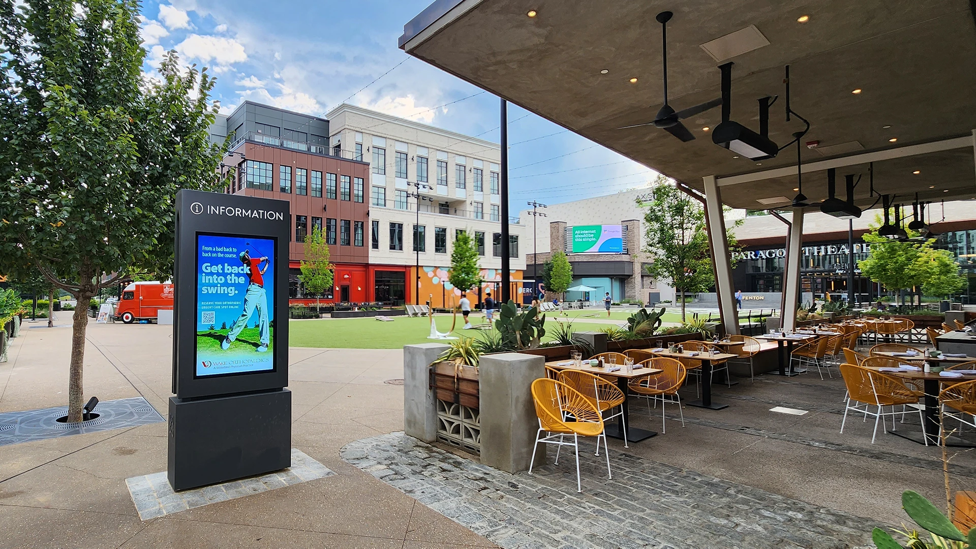 Digital Media Screens